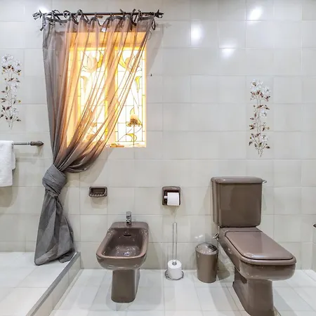 Appartamento A Lovely 3br Maisonette In Lovely Town Of By 360 Estates *