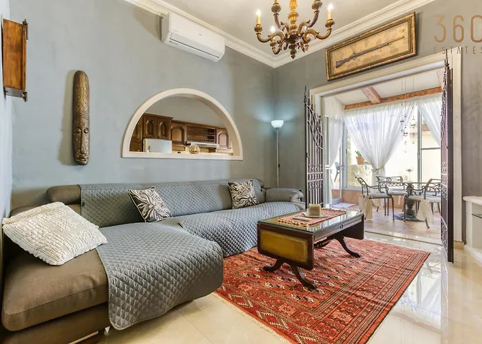 아파트 A Lovely 3br Maisonette In Lovely Town Of By 360 Estates *