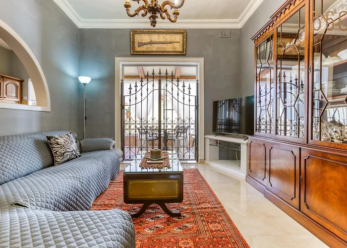 아파트 A Lovely 3br Maisonette In Lovely Town Of By 360 Estates