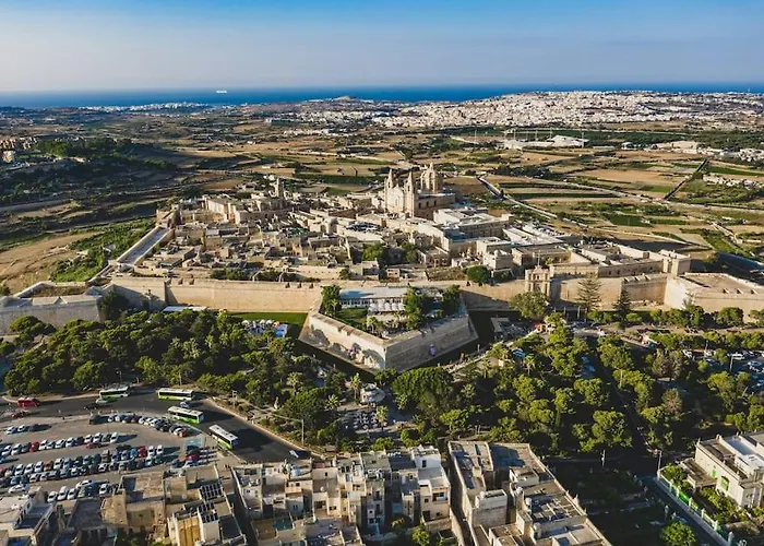 아파트 A Lovely 3br Maisonette In Lovely Town Of By 360 Estates *