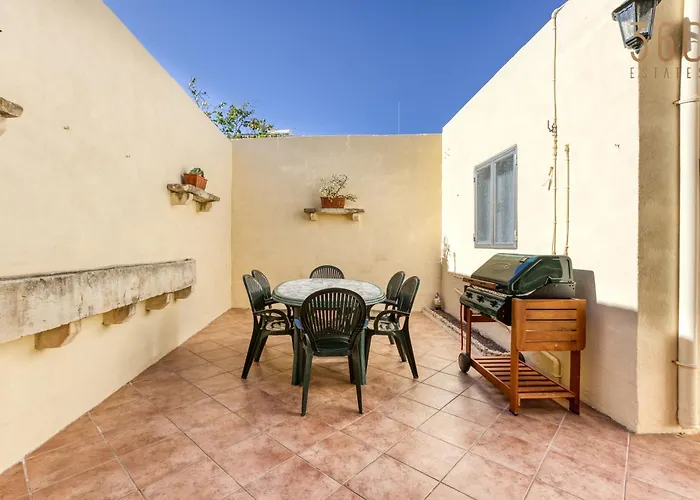 A Lovely 3br Maisonette In Lovely Town Of By 360 Estates 아파트