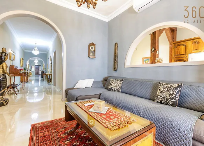 아파트 A Lovely 3br Maisonette In Lovely Town Of By 360 Estates *