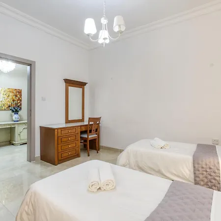 A Lovely 3br Maisonette In Lovely Town Of By 360 Estates *