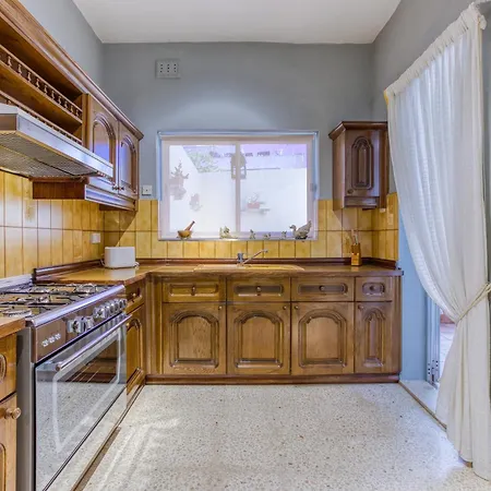 Apartamento A Lovely 3br Maisonette In Lovely Town Of By 360 Estates