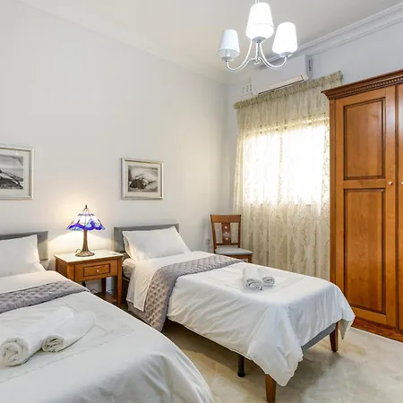 A Lovely 3br Maisonette In Lovely Town Of By 360 Estates Apartamento